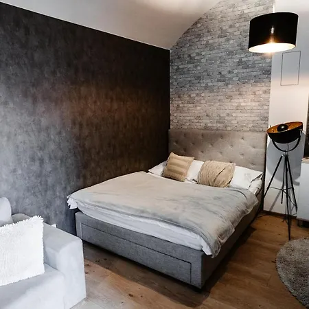 Ah Postova * קושיצה